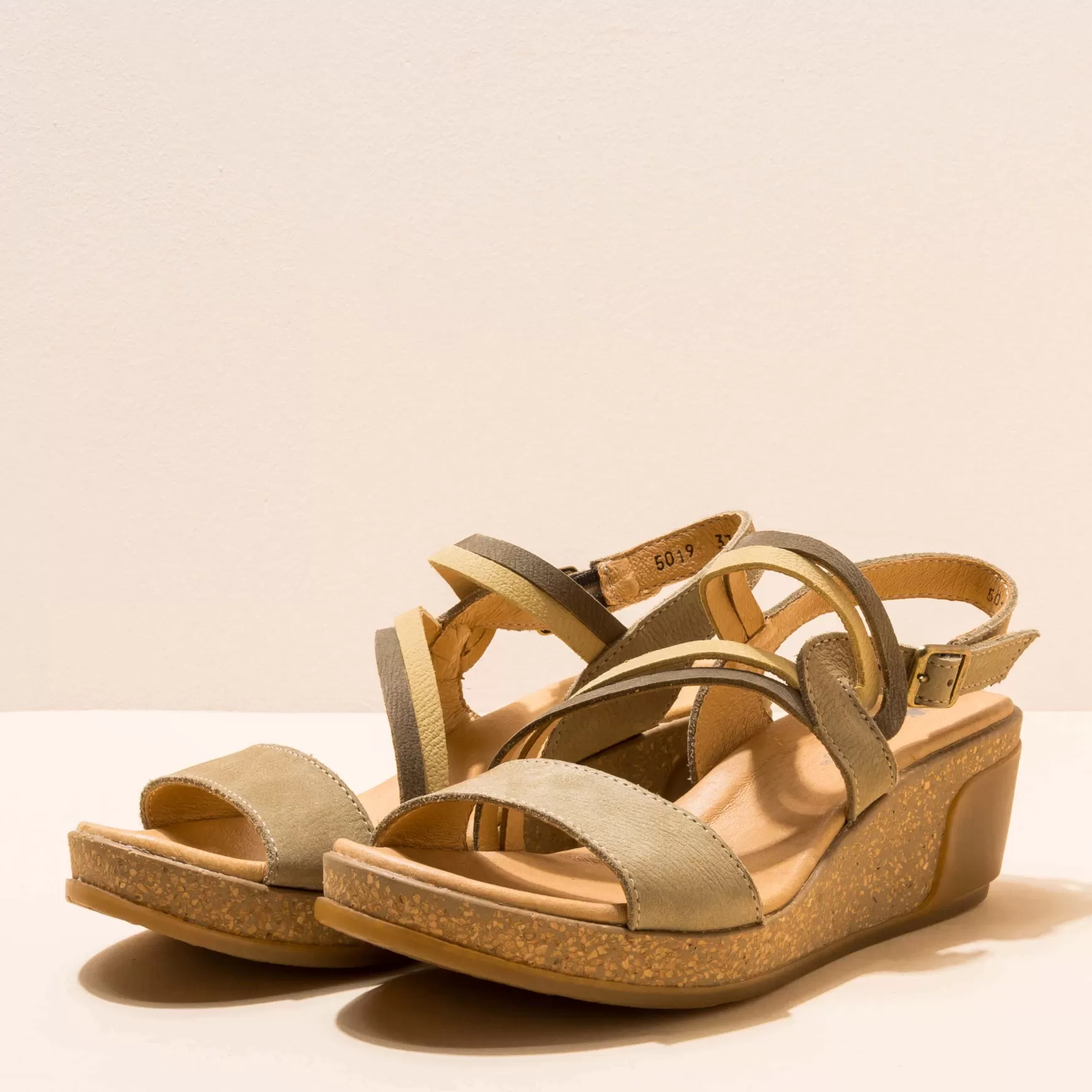 El Naturalista Sandaler<5019 Blade