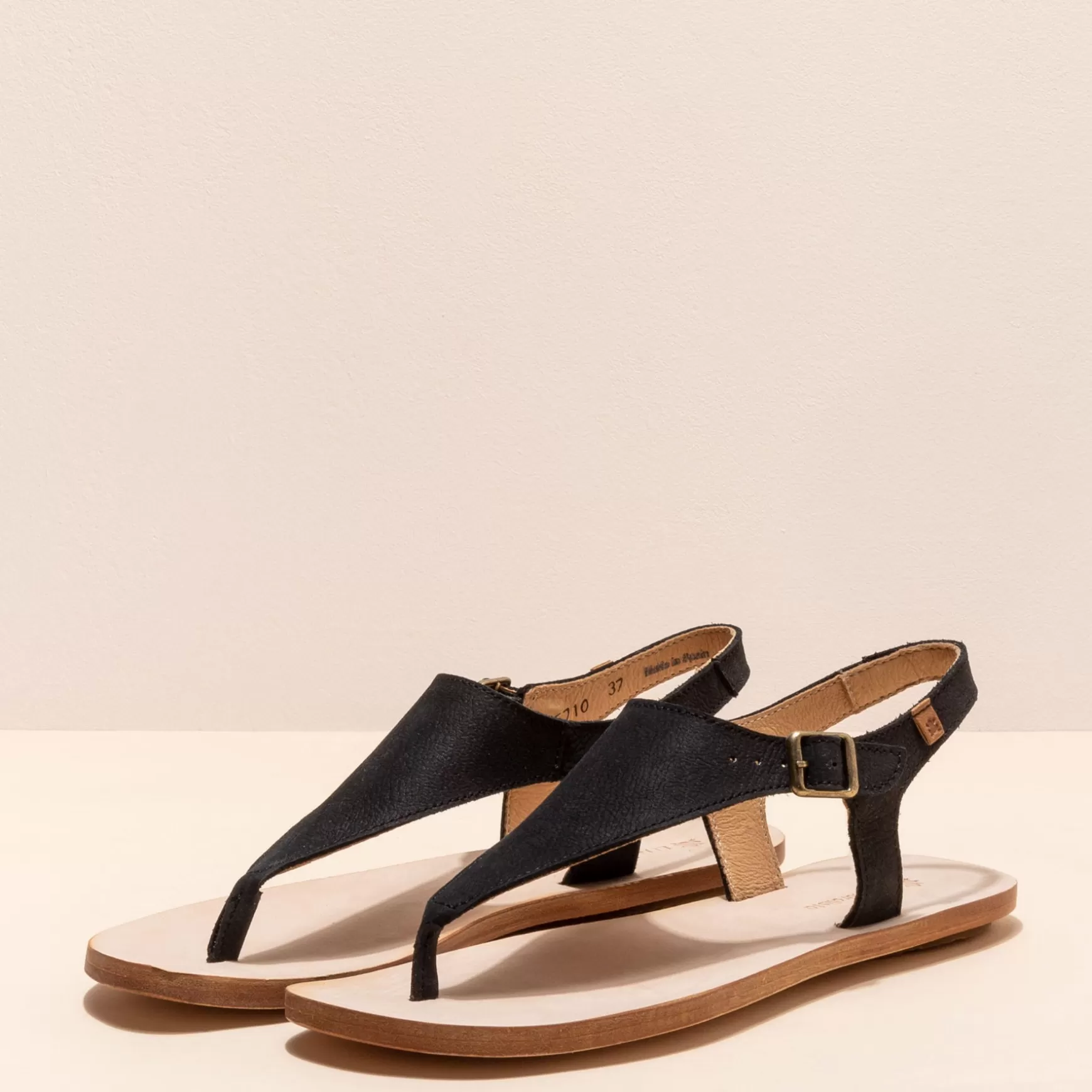 El Naturalista Sandaler<5710 Coratina