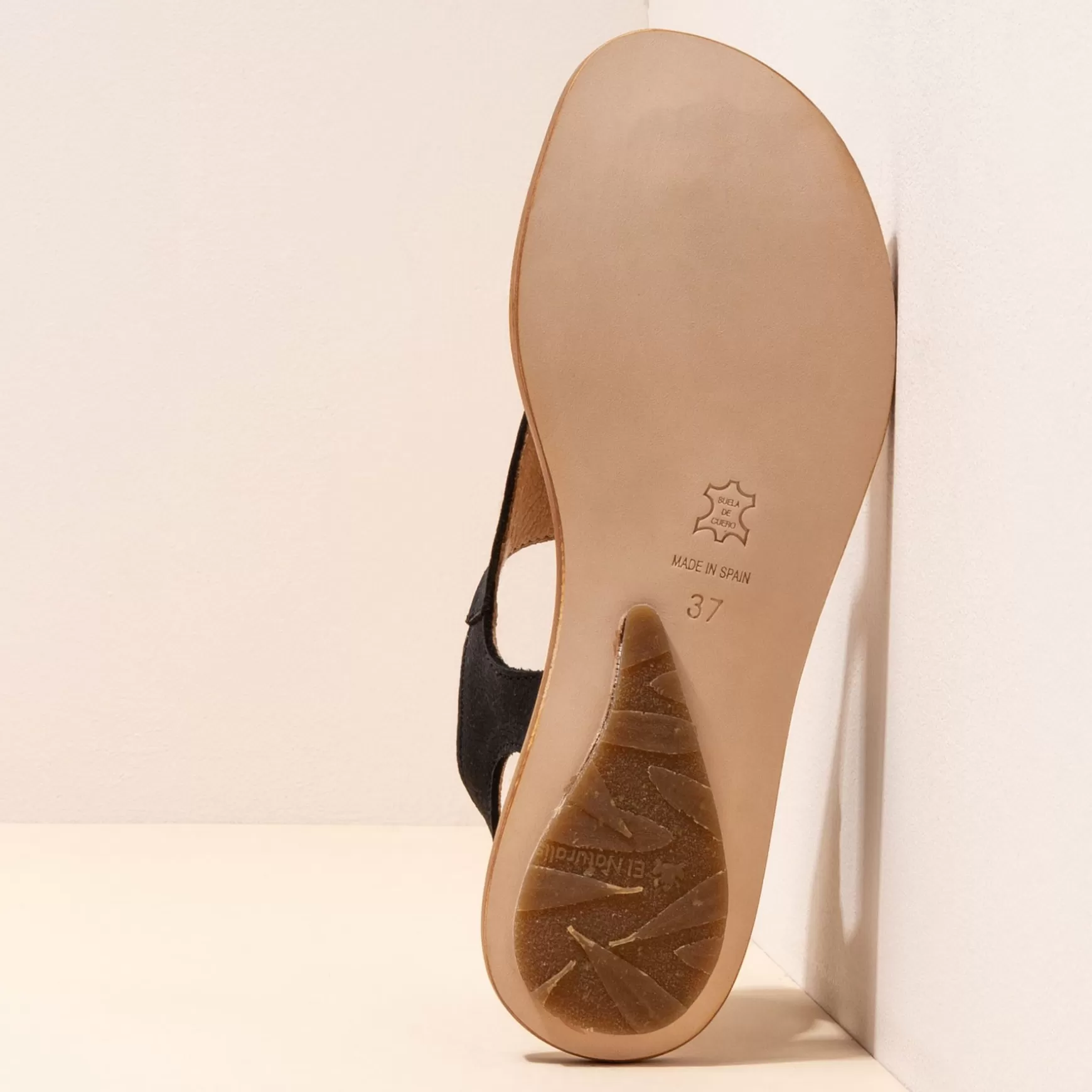 coratina_2.webp El Naturalista Sandaler<5710 Coratina