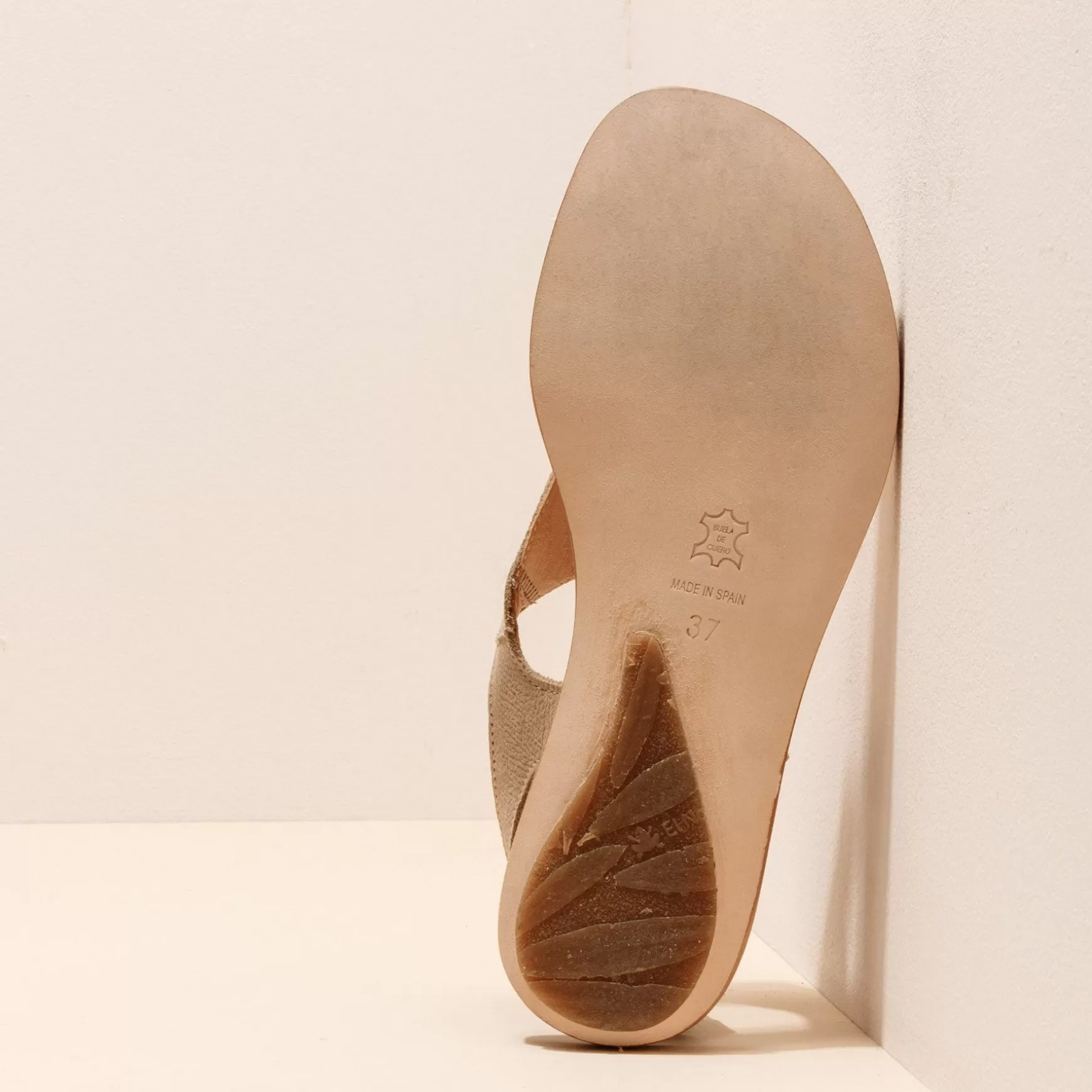 coratina_7.webp El Naturalista Sandaler<5710 Coratina