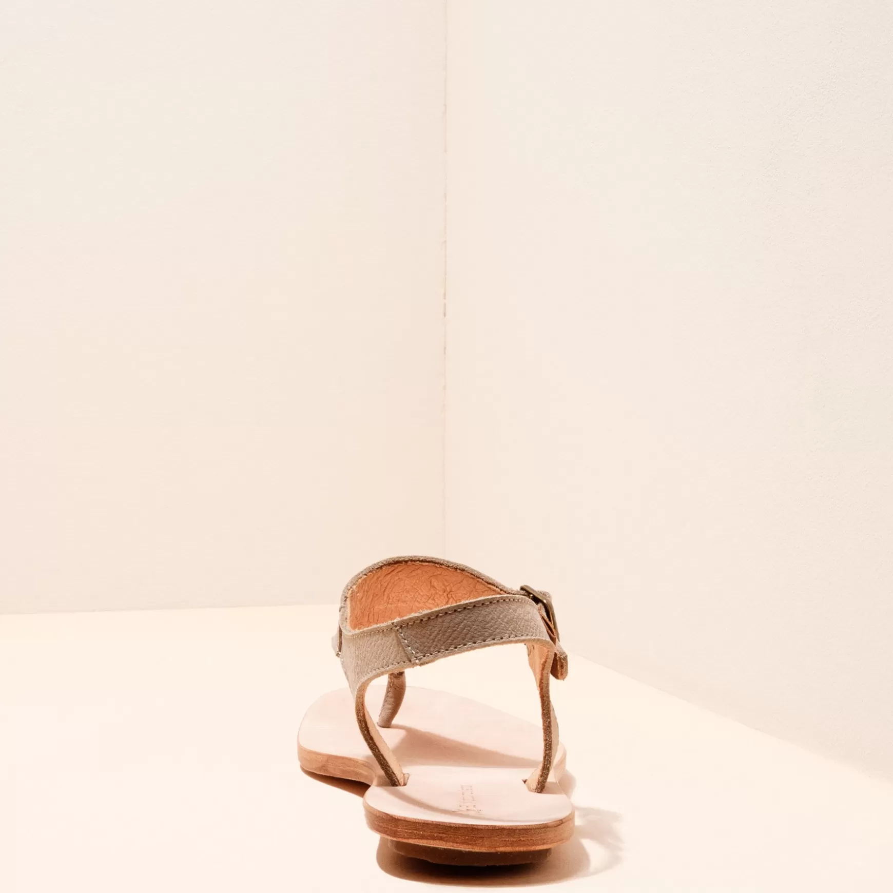 coratina_9.webp El Naturalista Sandaler<5710 Coratina