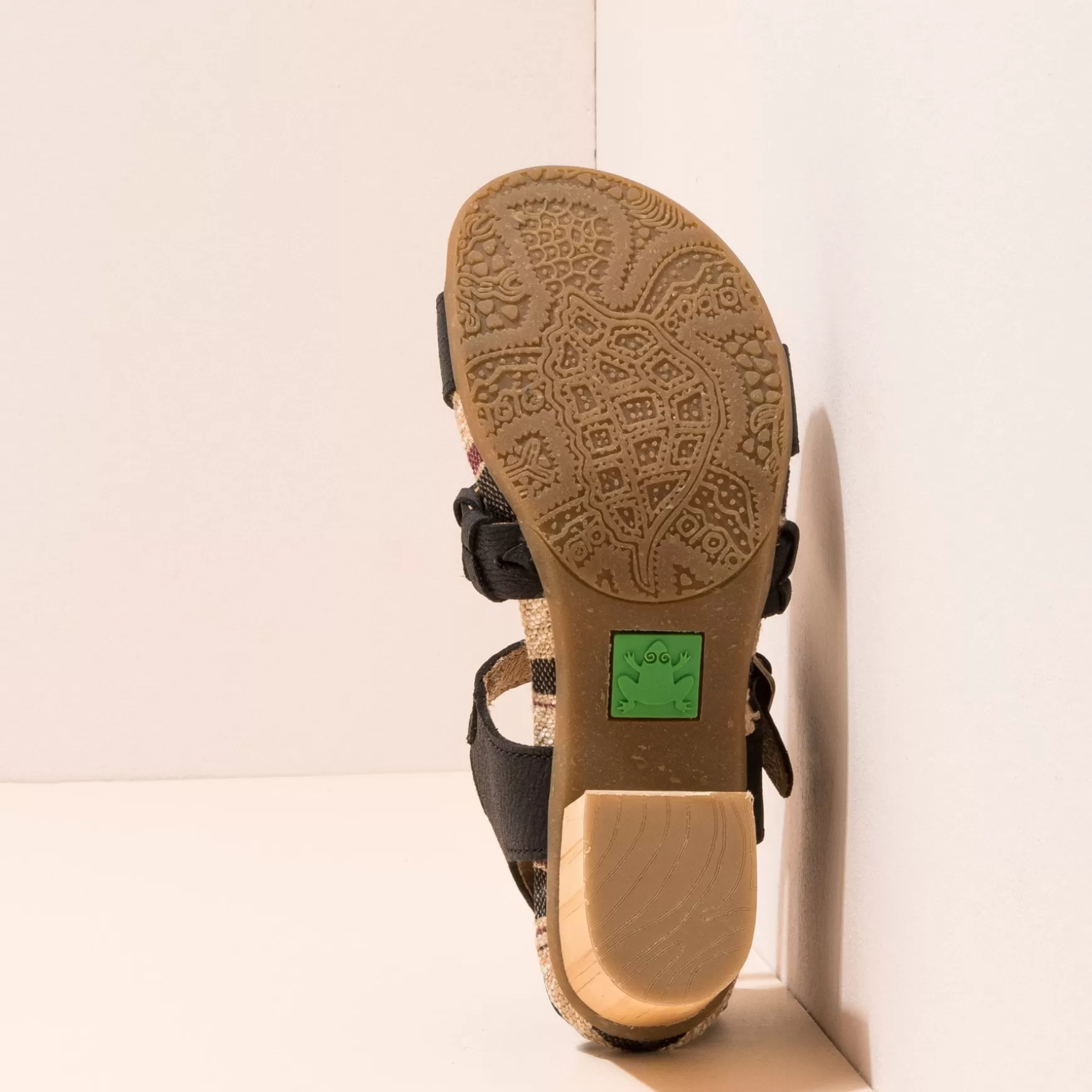 deba_2-2.webp El Naturalista Sandaler Med Hæl<5560 Deba