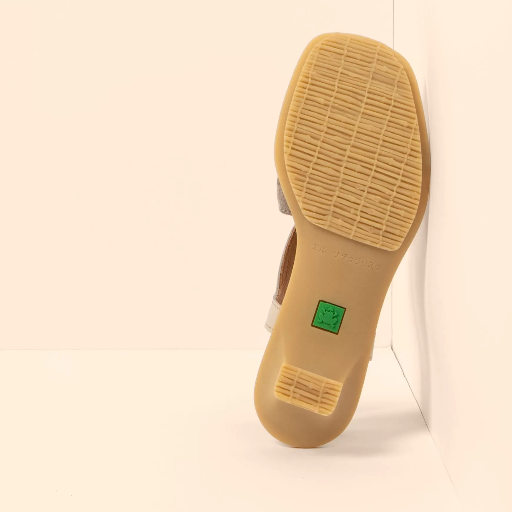 igusa_21-2.webp El Naturalista Sandaler<5992 Igusa