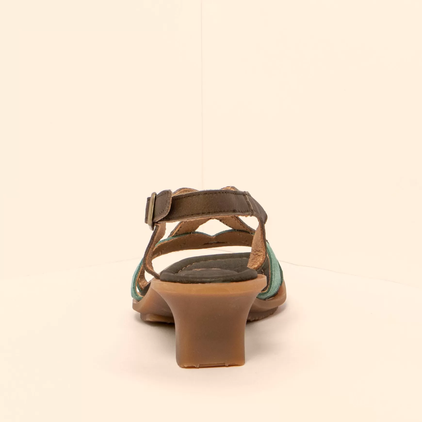 igusa_26.webp El Naturalista Sandaler<5992 Igusa