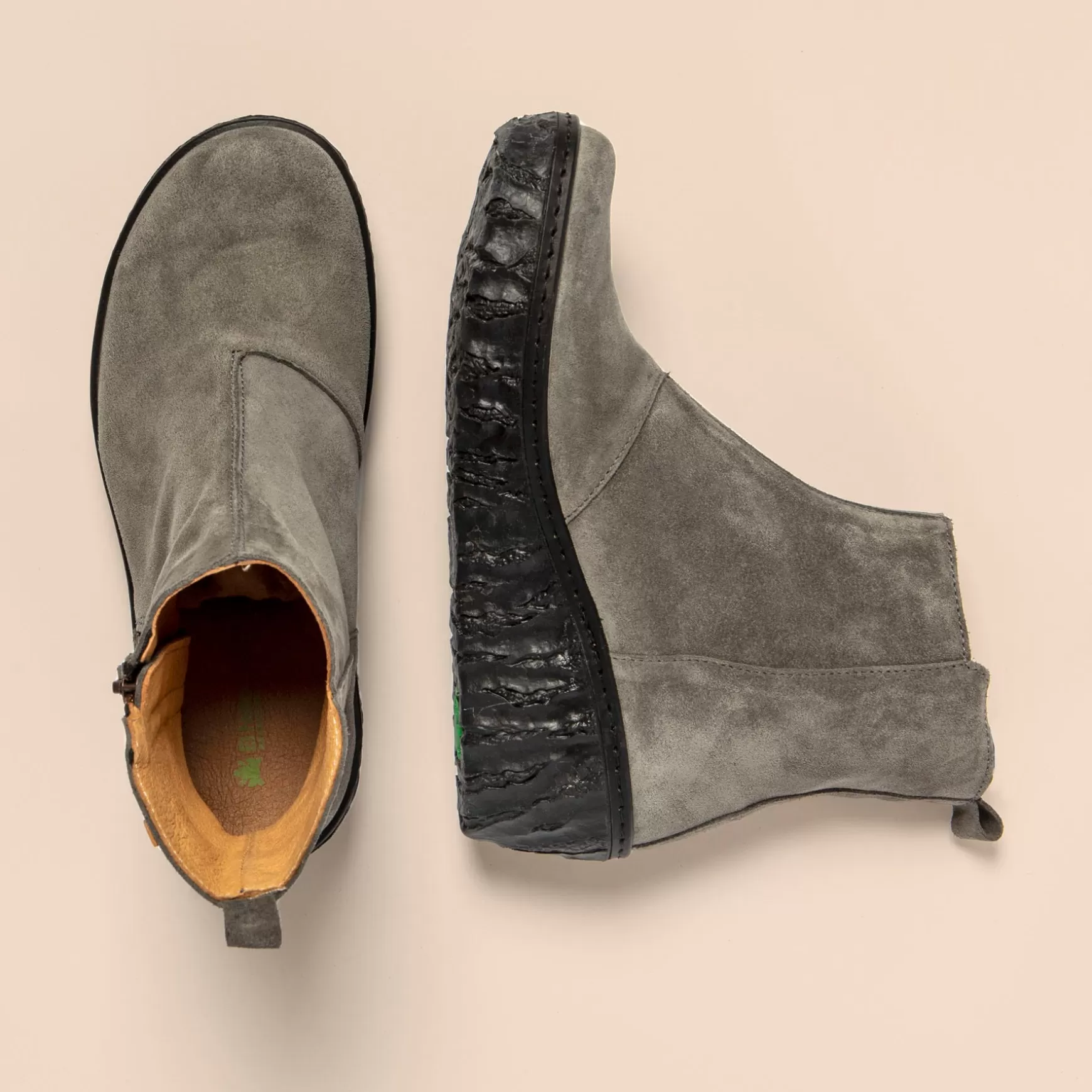 myte_yggdrasil_3-2.webp El Naturalista Ankelstøvler<5167 Myte Yggdrasil Silke Ruskind Grafito