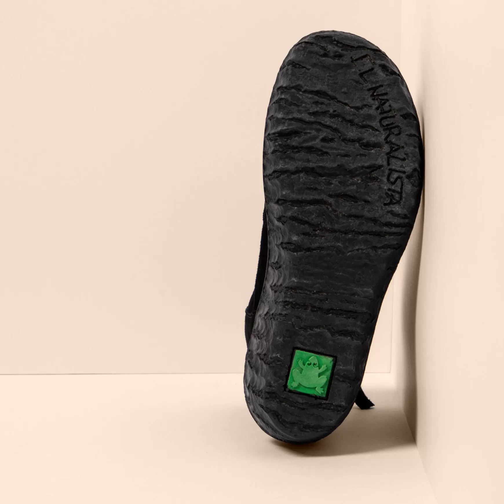 myte_yggdrasil_7-2.webp El Naturalista Ankelstøvler<5167 Myte Yggdrasil Silke Ruskind Grafito